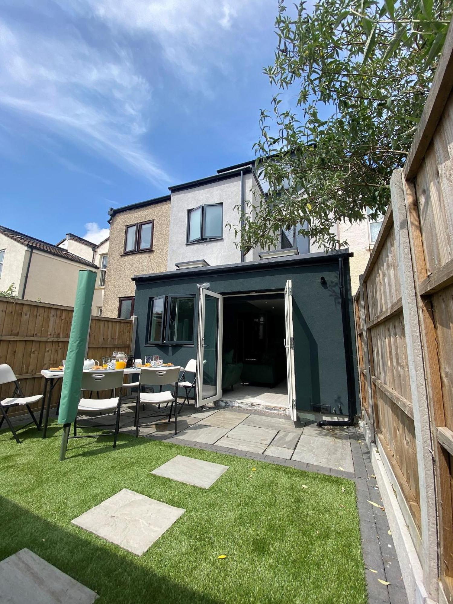 Superb Townhouse Near Vibrant Gloucester Road Bristol Eksteriør billede